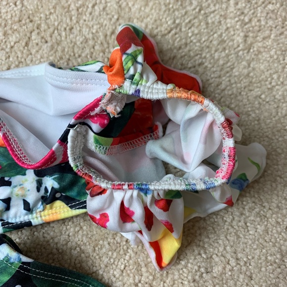 PrettyLittleThing off the shoulder v waist bikini set - Picture 8 of 8